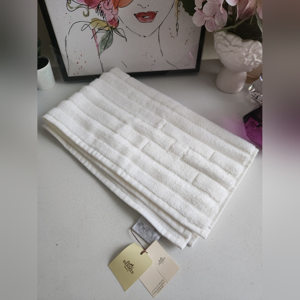 Hermes La Maison White Bath Towel